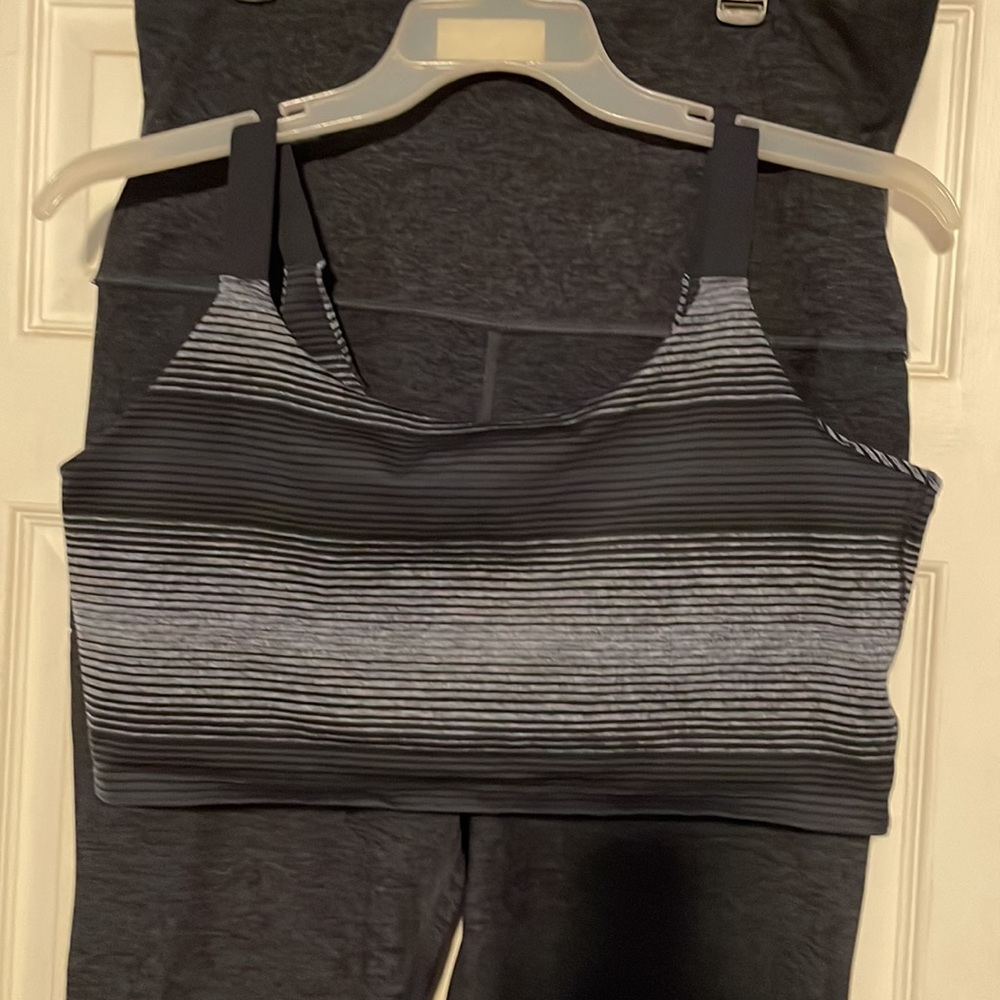 EUC Aerie XXL fold-over flared leggings w/ XXL matching sports bra top.